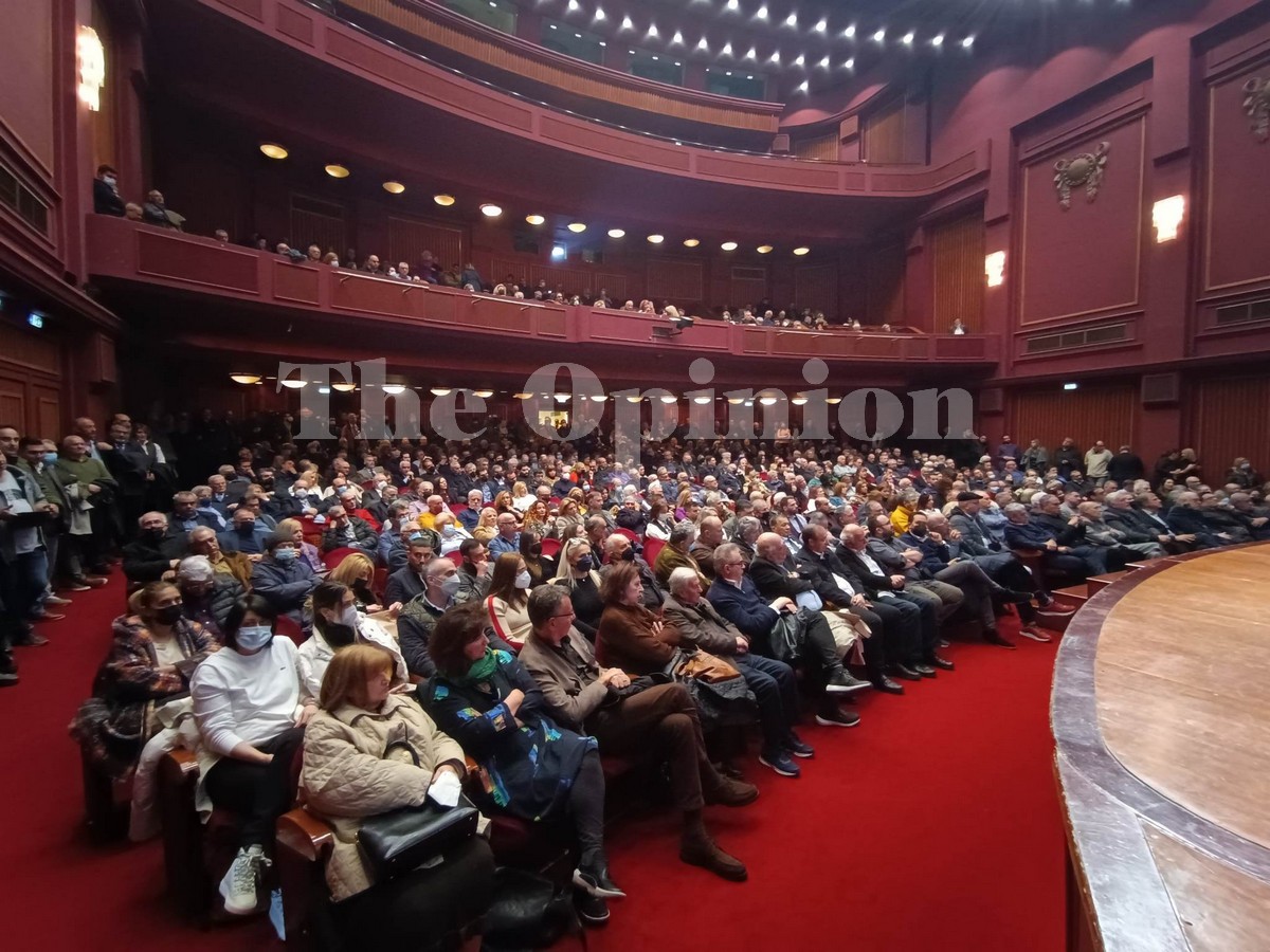 Τα πρόσωπα – έκπληξη στην «πρώτη» του Αγγελούδη (ΦΩΤΟ)