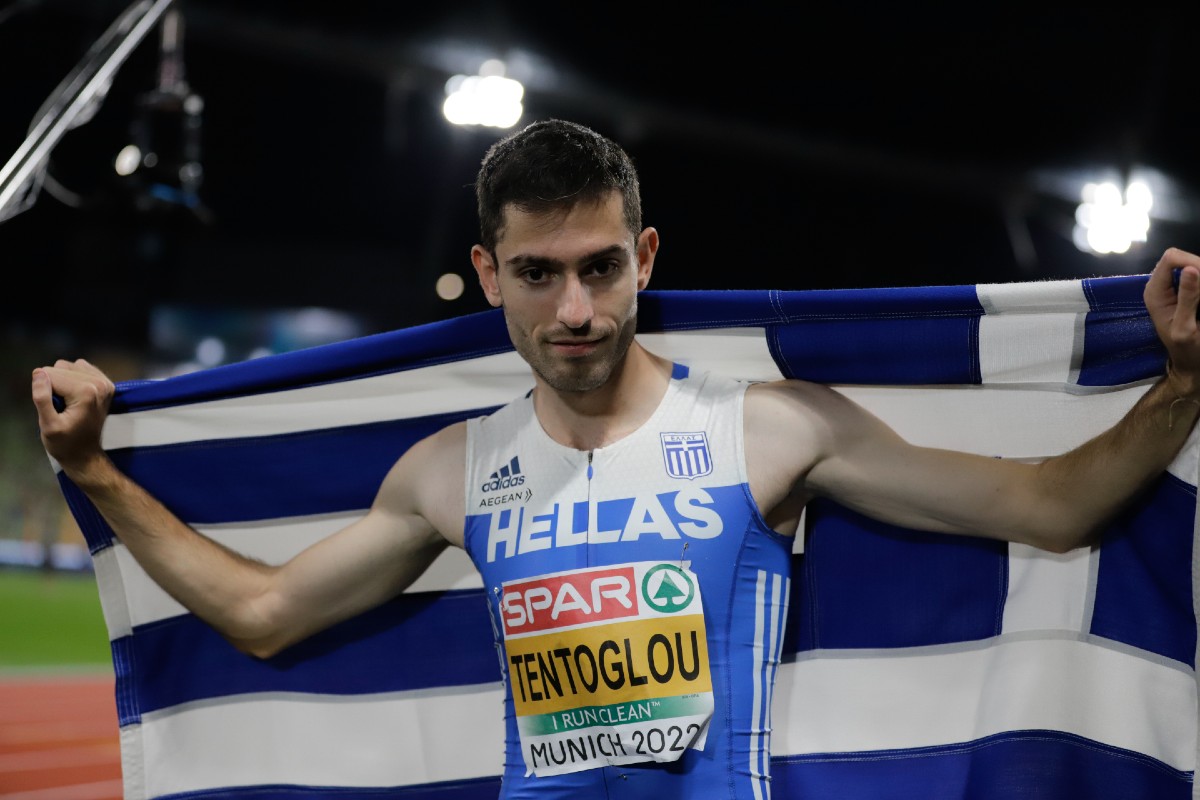 Το νέο παπούτσι του Τεντόγλου με «άρωμα» Ελλάδας (ΦΩΤΟ)