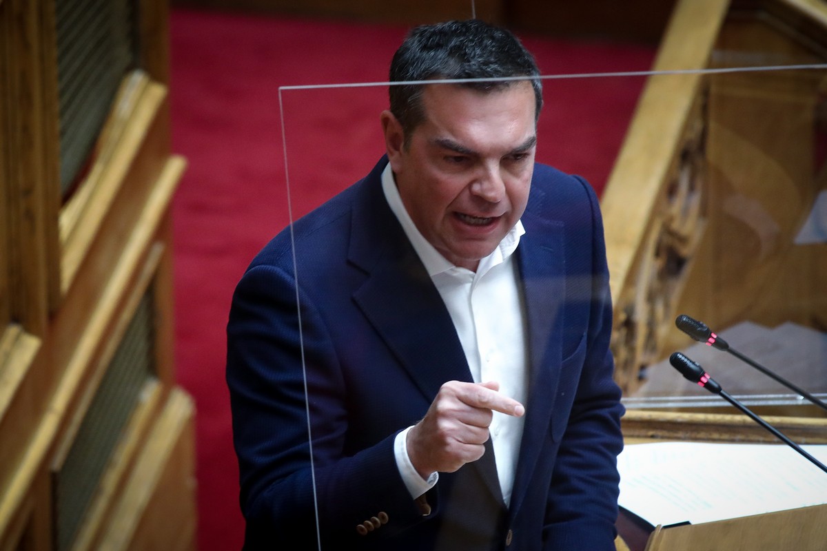 Τσίπρας στη Βουλή για καλλιτέχνες: Πάρτε πίσω το ΠΔ που είναι ρύθμιση δίωξης του Πολιτισμού και των ανθρώπων του