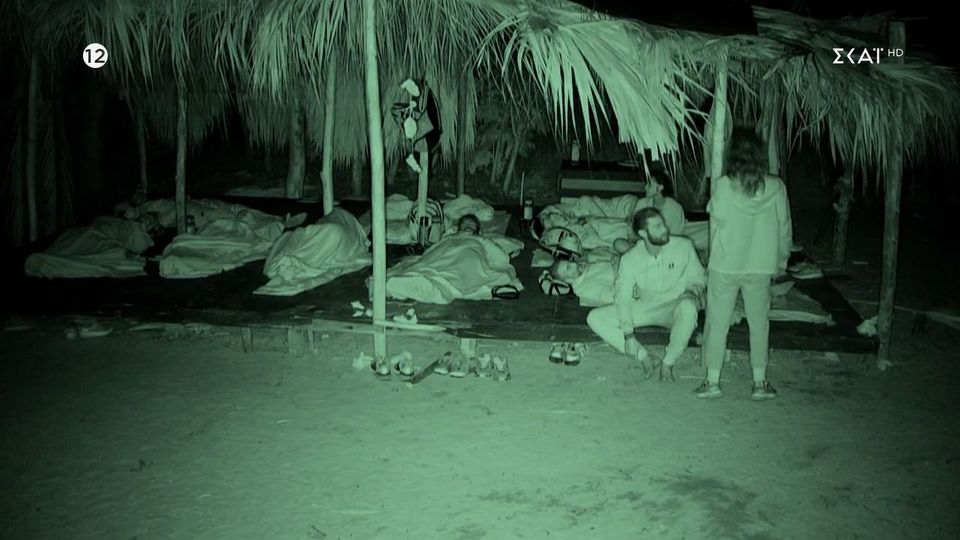 Survivor: Η Μελίνα «έκανε τσακωτούς» Βασάλο και Μαριαλένα (VIDEO)