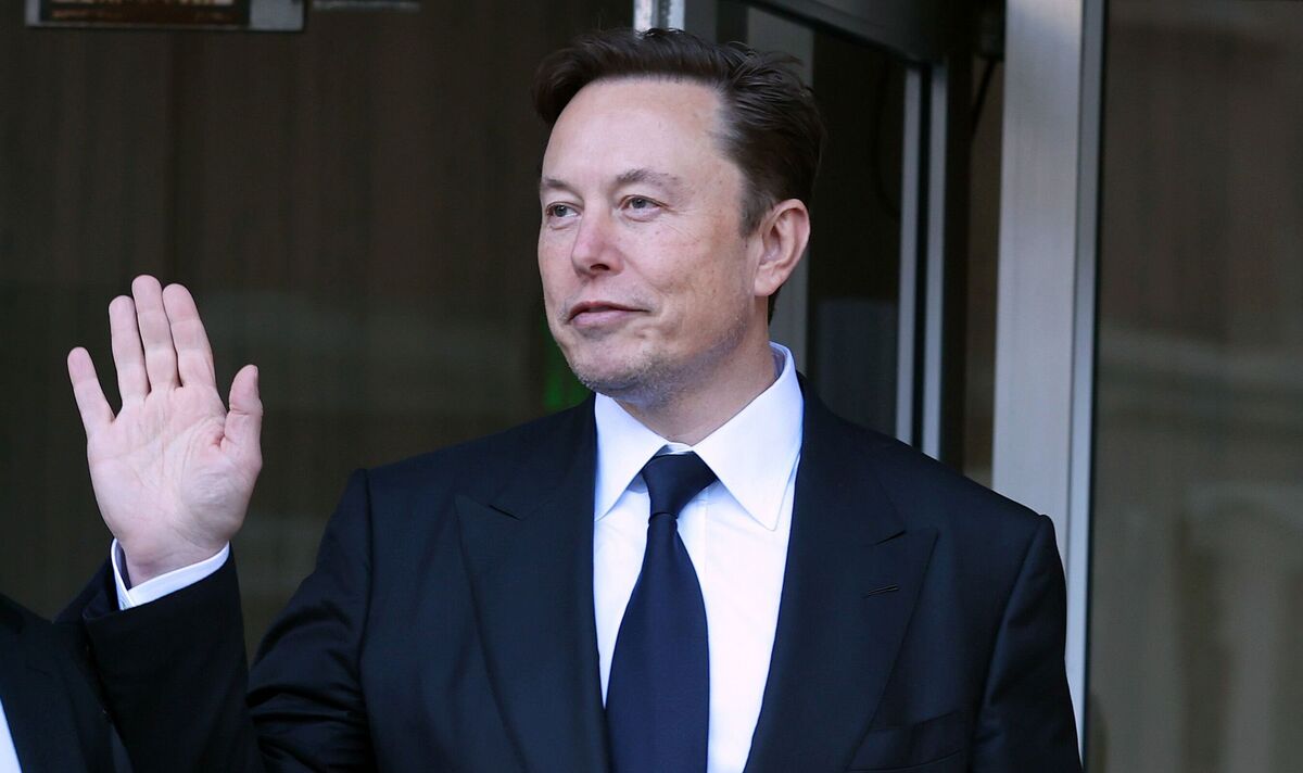 «Χοντρό» μπάσιμο του Έλον Μασκ για την αγορά της Μάνστεστερ Γιουνάιτεντ