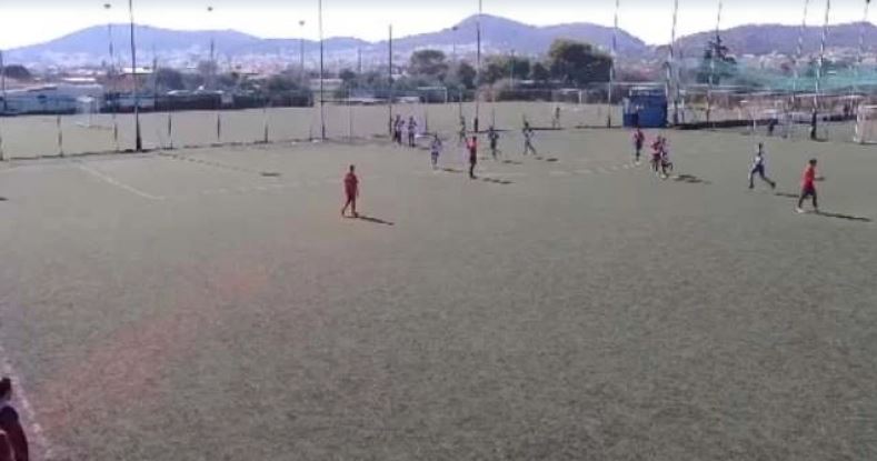 Φοβερό fair play σε αγώνα Κ14: Συμπαίκτες και αντίπαλοι παρηγόρησαν τον τερματοφύλακα που έβαλε τα κλάματα!