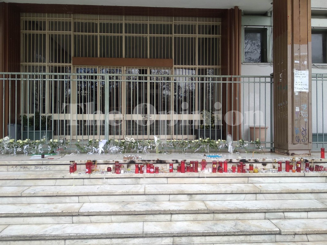 Τραγωδία στα Τέμπη: Διπλή βάρδια έπρεπε να υπάρχει το μοιραίο βράδυ στο σταθμαρχείο