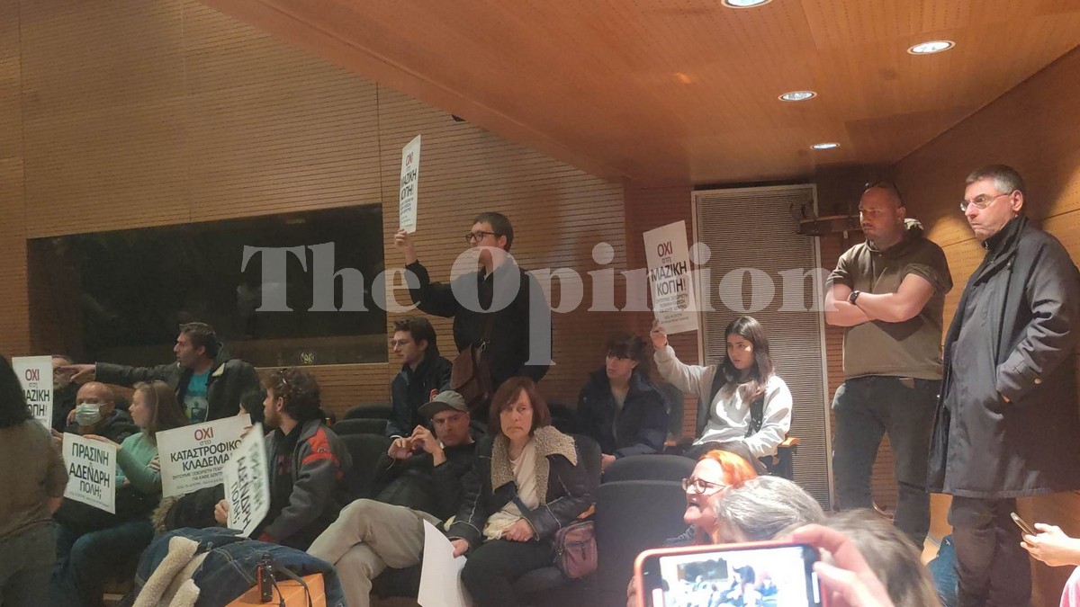 Θεσσαλονίκη: Άναψαν τα αίματα στο δημοτικό συμβούλιο – Διεκόπη για λίγο η συνεδρίαση (ΦΩΤΟ-VIDEO)