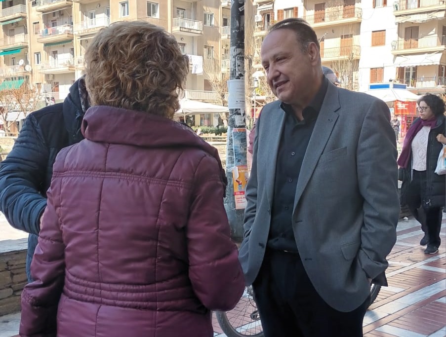 Αυτοψία Αγγελούδη στη πλατεία Ναυαρίνου: «Εικόνες παρακμής και εγκατάλειψης στην καρδιά της πόλης»