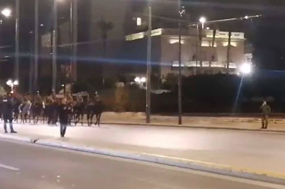 25η Μαρτίου: Για πρόβα το ιππικό στο κέντρο της Αθήνας! (VIDEO)