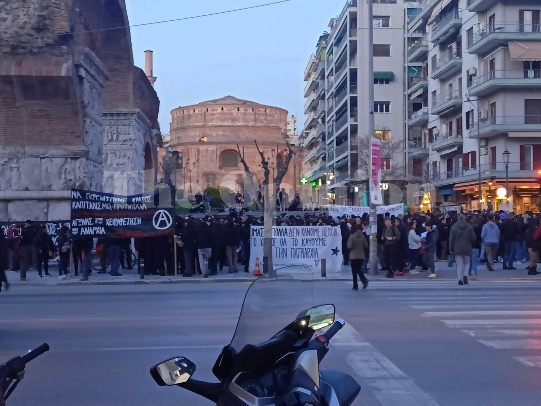 Καμάρα: Συγκέντρωση για τα δικαιώματα των γυναικών και την τραγωδία στα Τέμπη (ΦΩΤΟ+VIDEO)