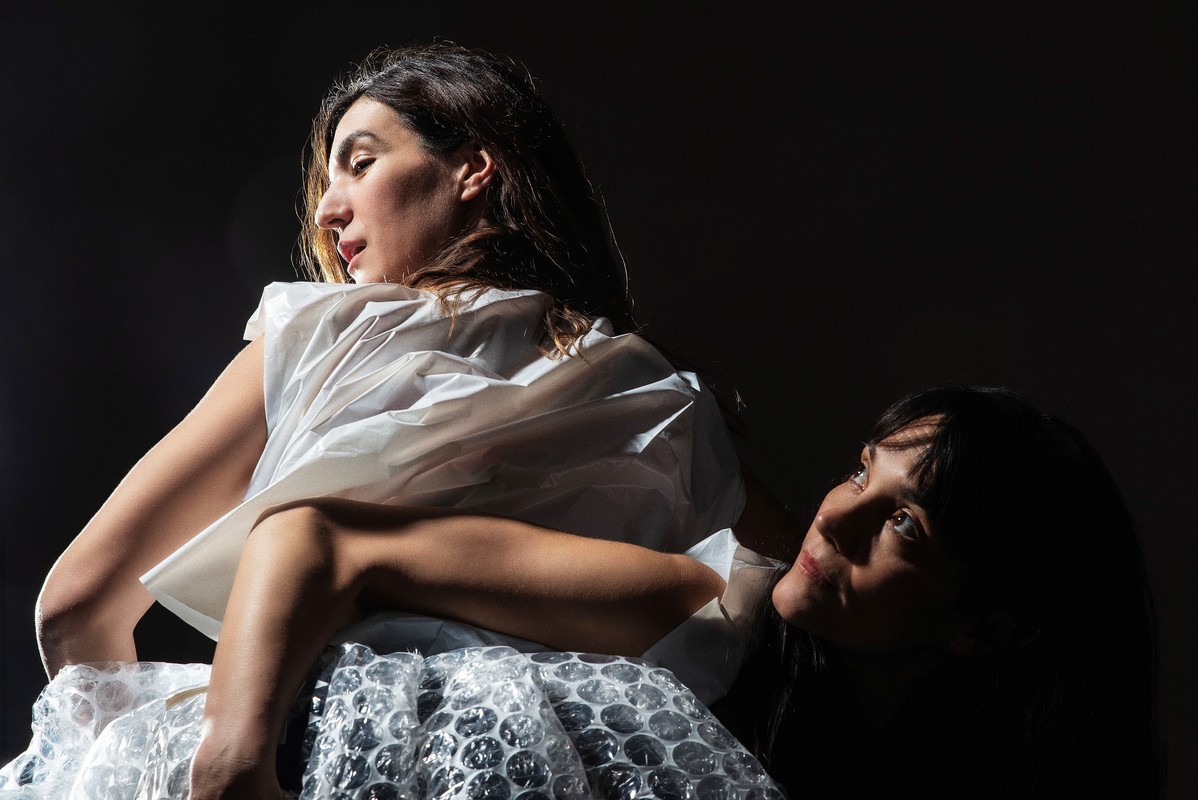 ΚΘΒΕ: «ΑΛΓΟ-ΡΥΘΜΟΣ»| Μια σουρεαλιστική περιπλάνηση μνήμης