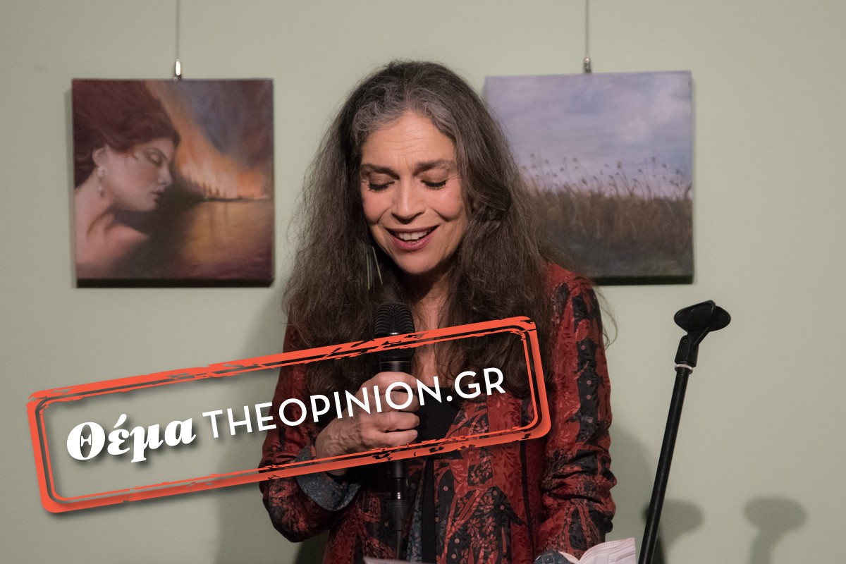 «Ο τρόπος με τον οποίο η μουσική μας συνδέει δεν στέκεται απέναντι από το πένθος αλλά πάει μαζί του» – Μελωδίες ανά τον κόσμο με την Σαβίνα Γιαννάτου (ΦΩΤΟ)