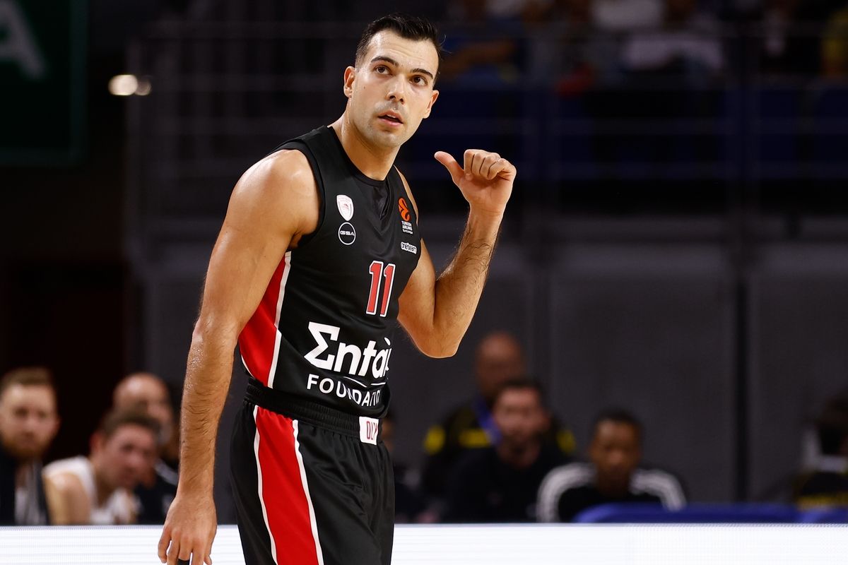 Ο Ολυμπιακός θα φορέσει τις μαύρες φανέλες σε ένδειξη πένθους για την τραγωδία στα Τέμπη