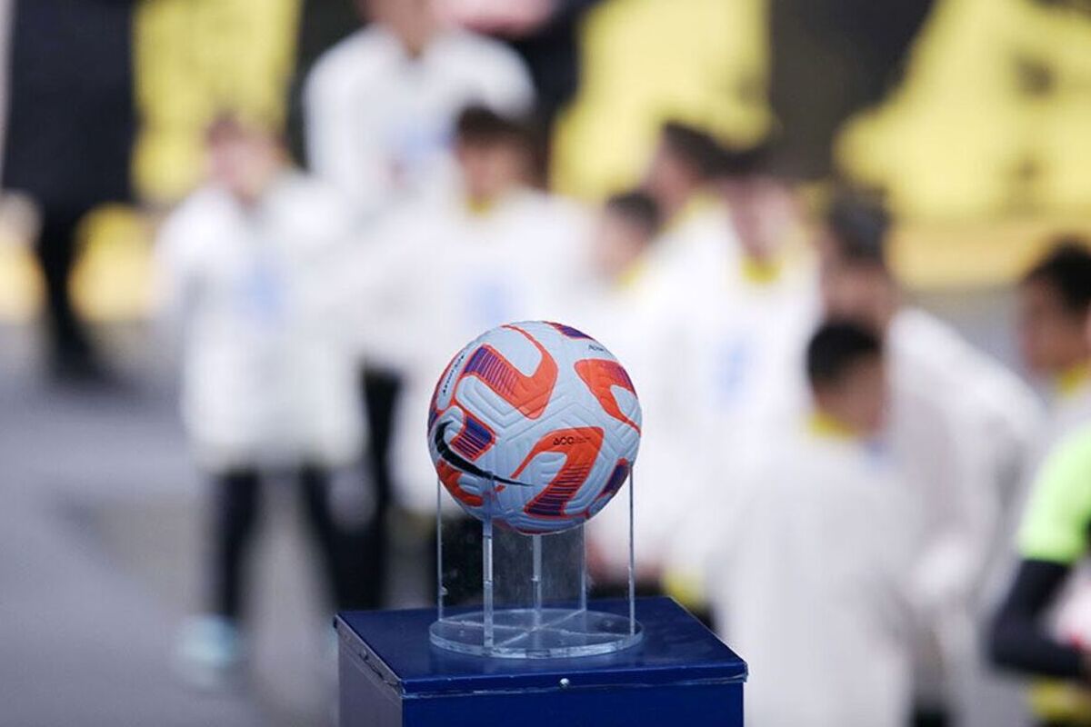 Τι θα λέγατε να «μιλάνε» μόνο οι ποδοσφαιριστές;