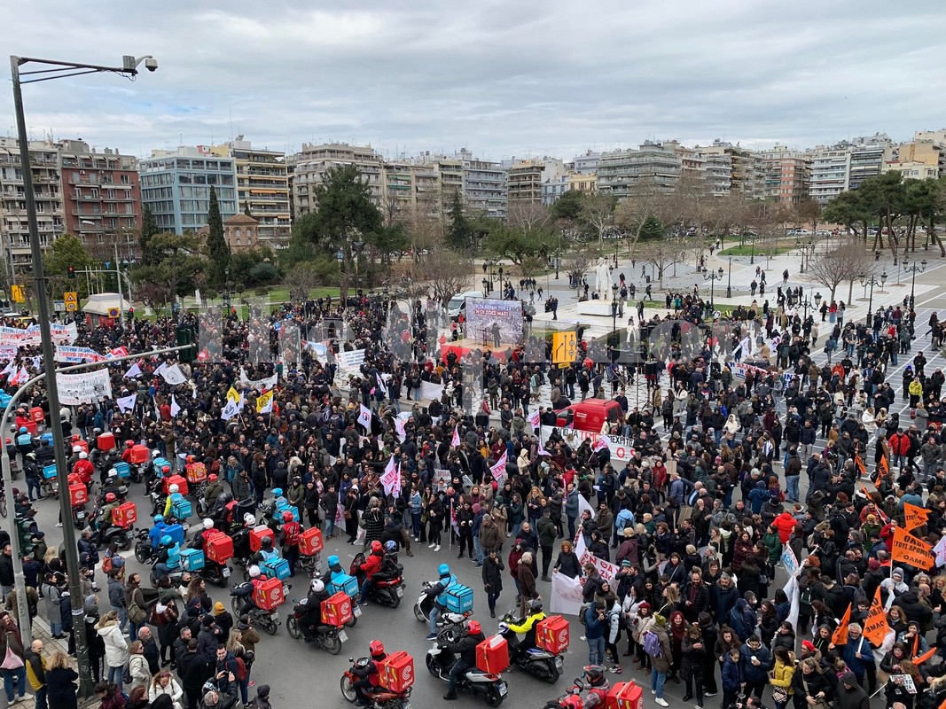Θεσσαλονίκη: Δυναμικό παρών στις συγκεντρώσεις για τα Τέμπη (ΦΩΤΟ+VIDEO)