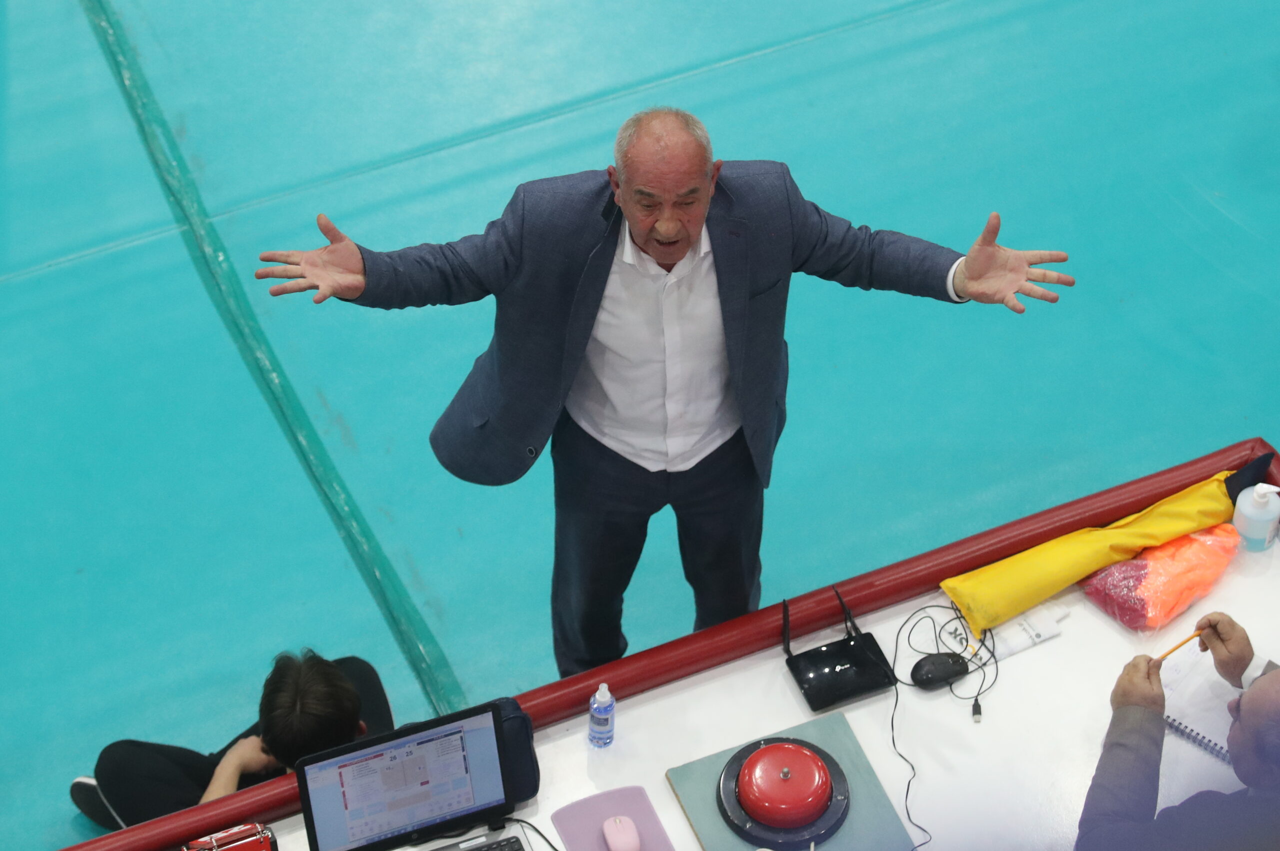 Τζίκας στο TheOpinion: «Δέχτηκα επίθεση – Απαράδεκτα σκηνικά» (video)