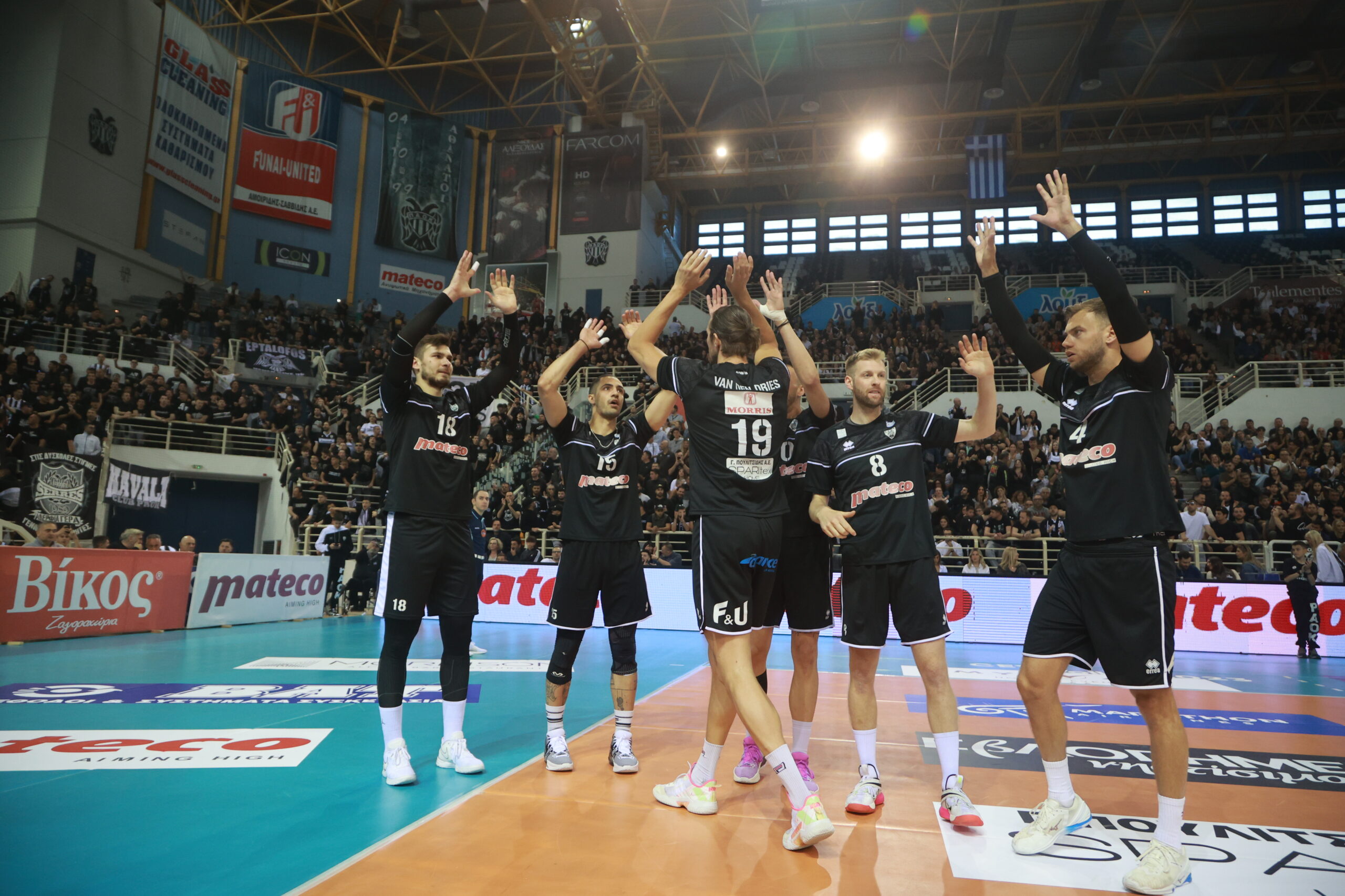 Εκπληκτική ατμόσφαιρα στο Παλατάκι – Παρών και ο Γ.Σαββίδης (ΦΩΤΟ -ΒΙΝΤΕΟ)