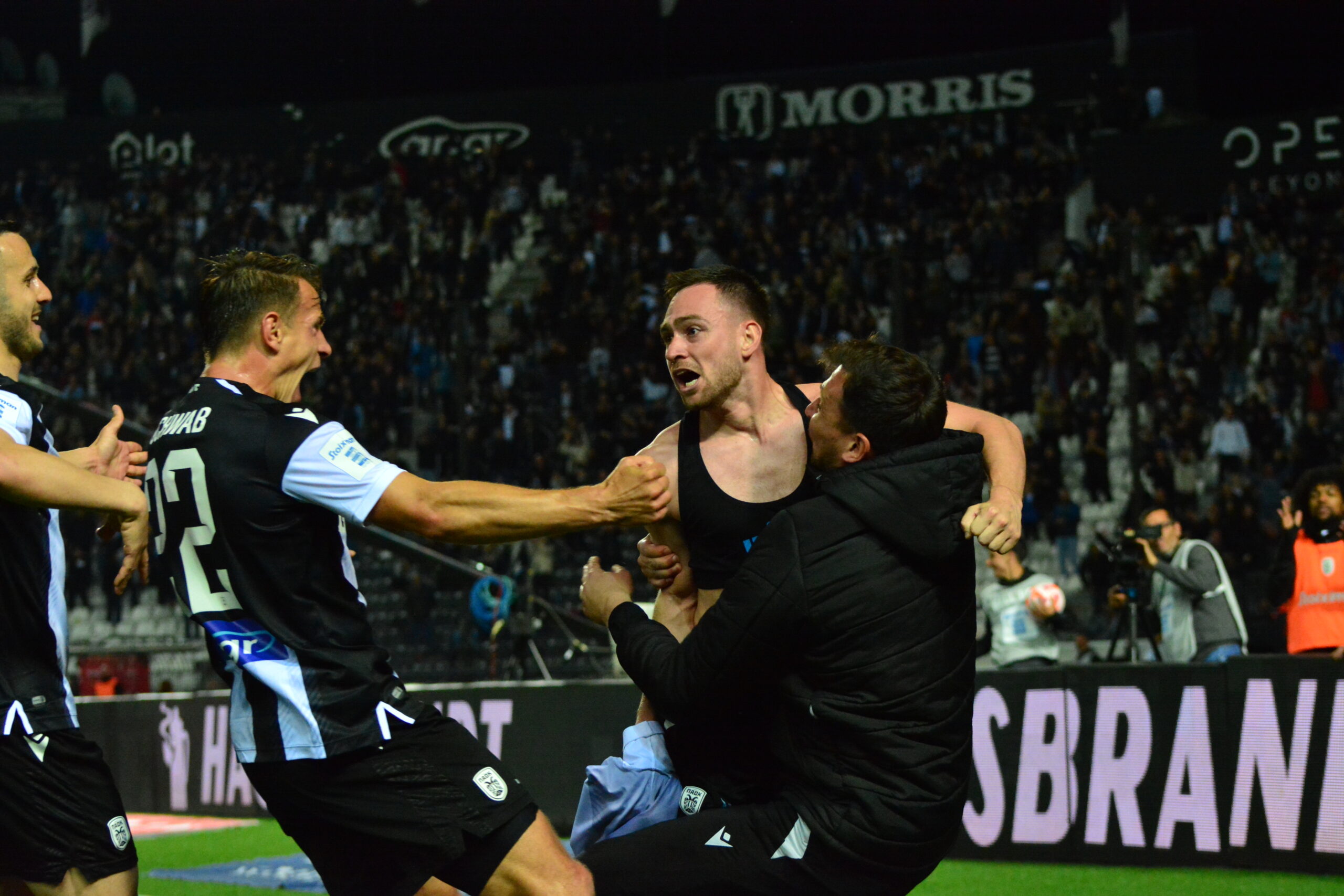 ΠΑΟΚ – Άρης 3-2: Ματσάρα, γκολάρες και τρίποντο που τον κρατάει ζωντανό για την 3η θέση!