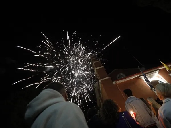 Κροτοφοβία: Πώς μπορούμε να προστατεύσουμε τα κατοικίδια μας από τα πασχαλινά πυροτεχνήματα (video)