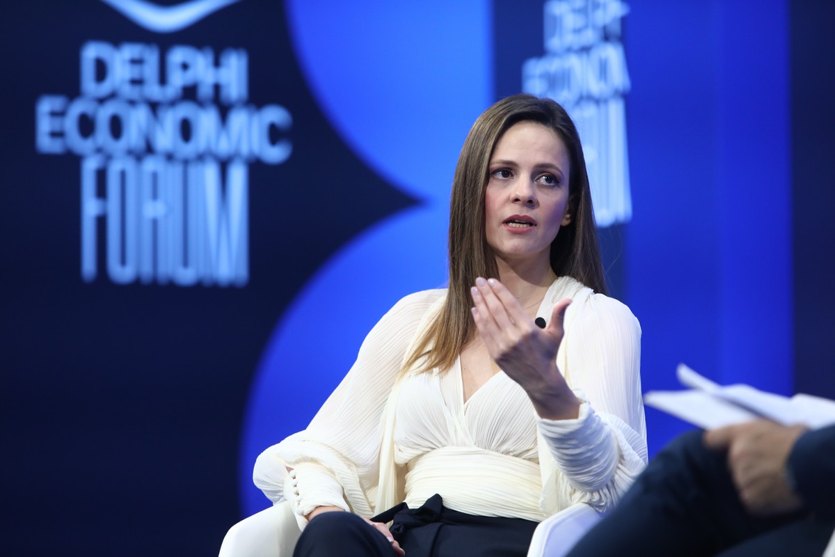 Ε. Αχτσιόγλου: «Όσο δεν μειώνονται οι έμμεσοι φόροι θα αφαιμάζεται το εισόδημα των πολίτων»