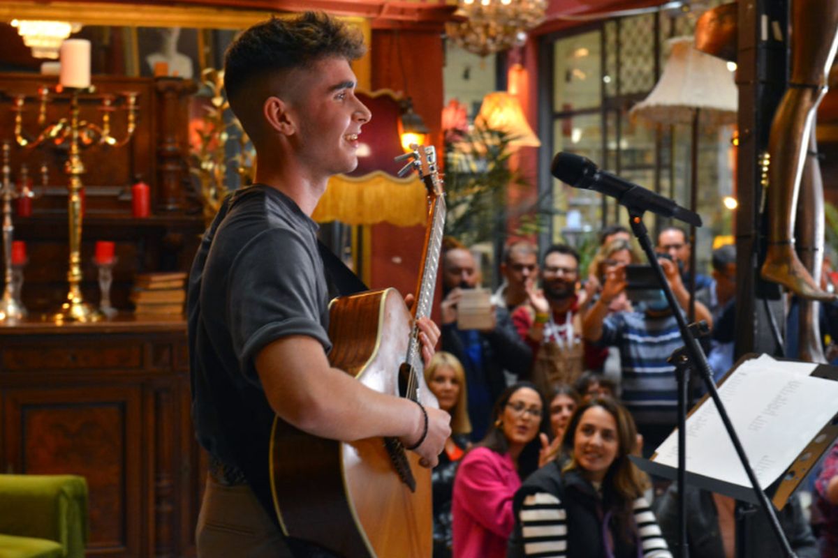 Βίκτωρ Βερνίκος για Eurovision: «Δεν μας σταματάει τίποτα, θα κάνουμε το καλύτερο»