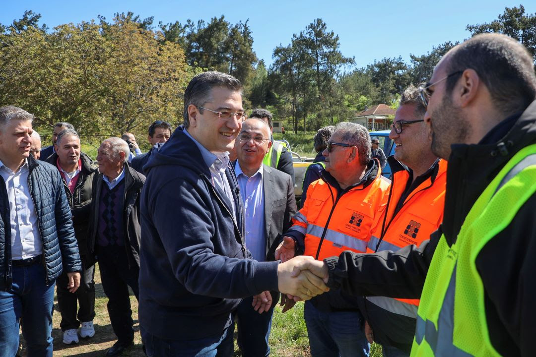 Ελεούσα Θεσσαλονίκης: Αυτοψία του Τζιτζικώστα στις εργασίες αποκατάστασης στο φράγμα Έλλης (ΦΩΤΟ)