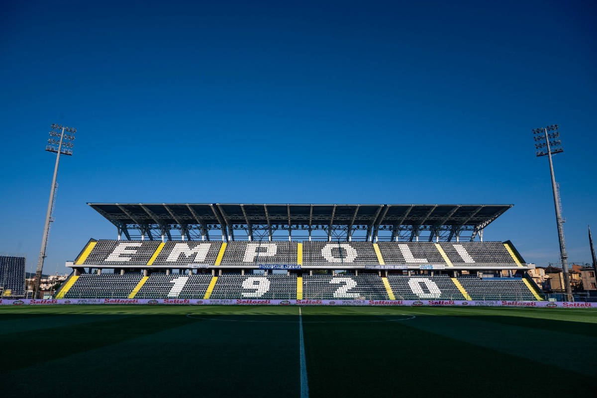 Απίστευτο περιστατικό στην Ιταλία: Πήραν φωτιά τα αποδυτήρια της Έμπολι (video)