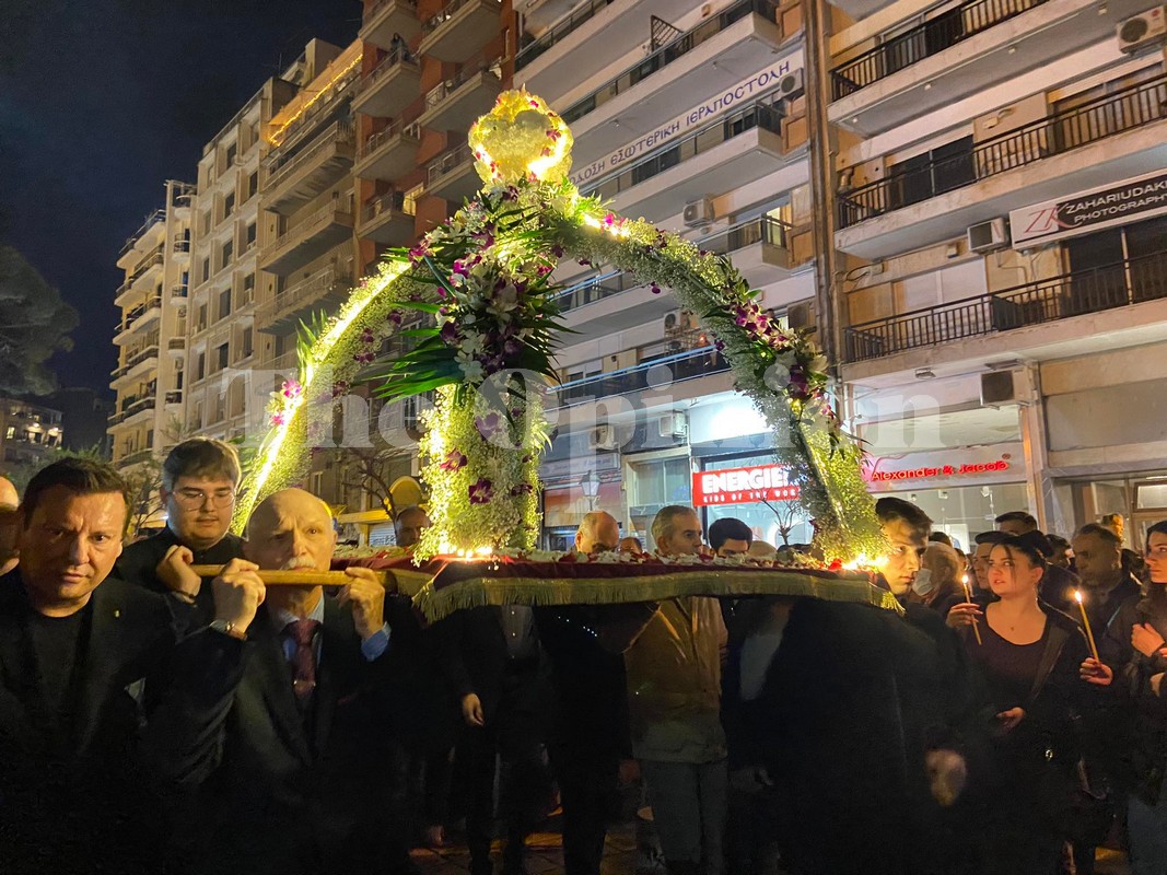 Πέντε Επιτάφιοι θα συναντηθούν απόψε στην πλατεία Αριστοτέλους
