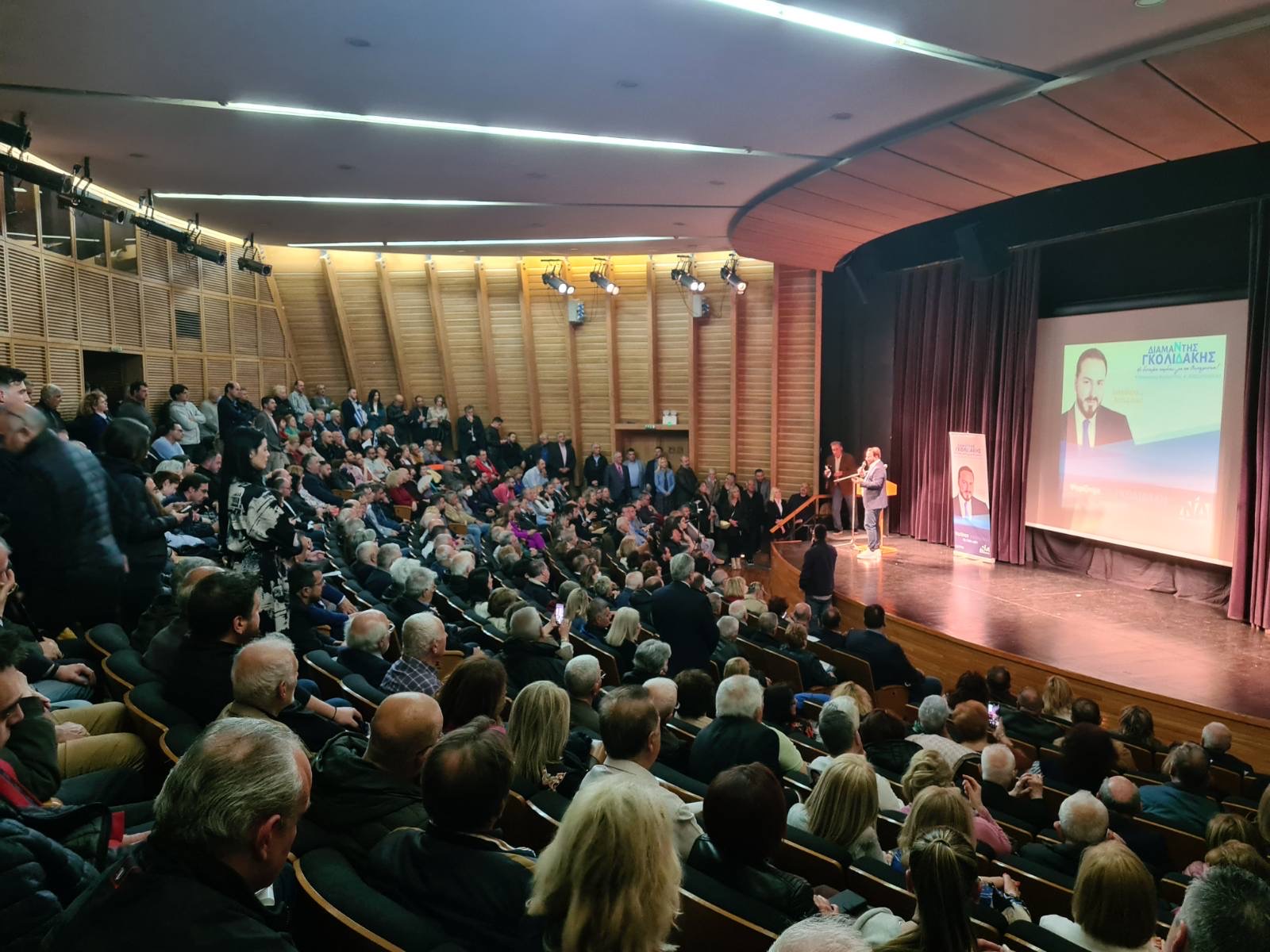 Διαμαντής Γκολιδάκης: Κοσμοσυρροή στη συγκέντρωση στην Καλαμαριά