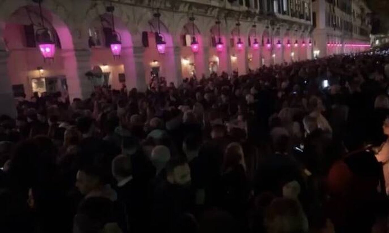 Απογοητεύτηκαν οι πιστοί στην Κέρκυρα – Γιατί δεν έγινε η περιφορά του επιταφίου (VIDEO)