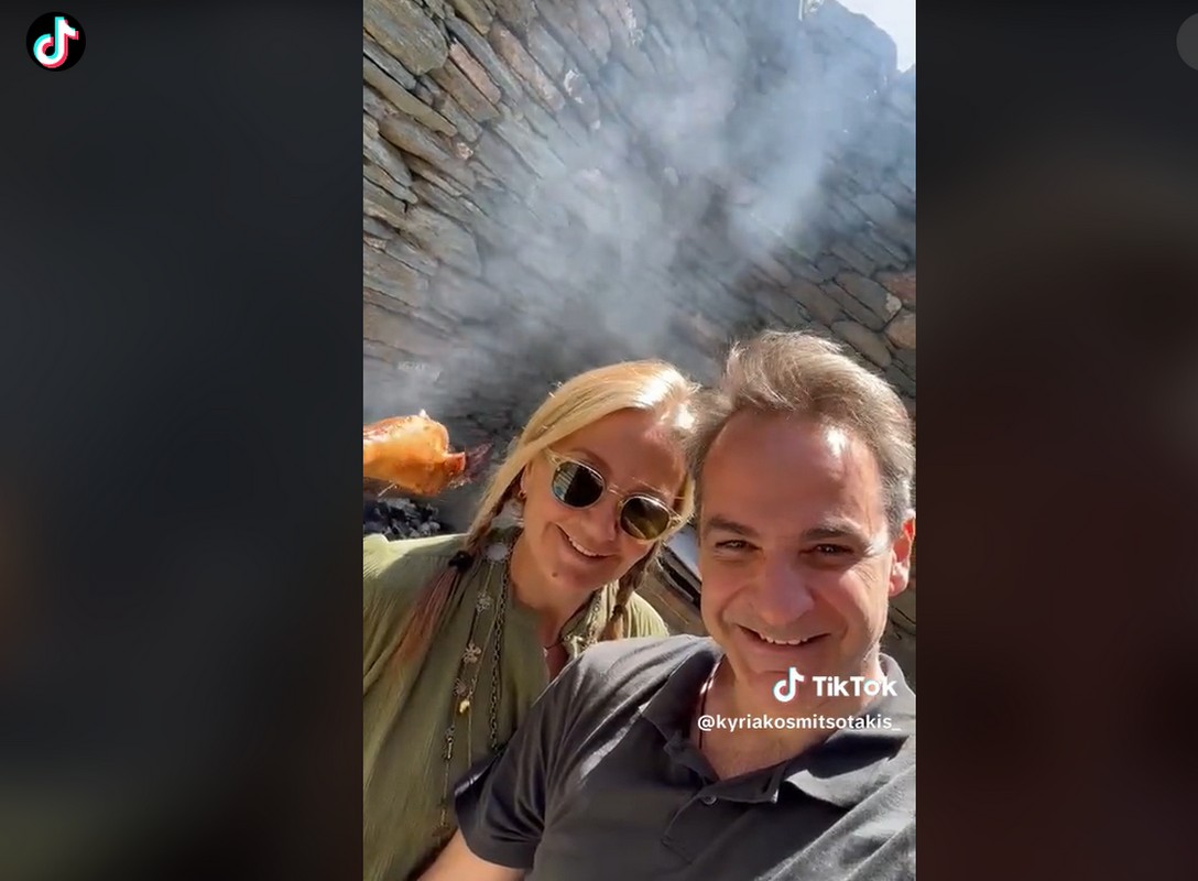 Κυριάκος Μητσοτάκης από Τήνο: «Ήρθε η ώρα να ασχοληθούμε με το αρνί και το κοκορέτσι» (VIDEO)