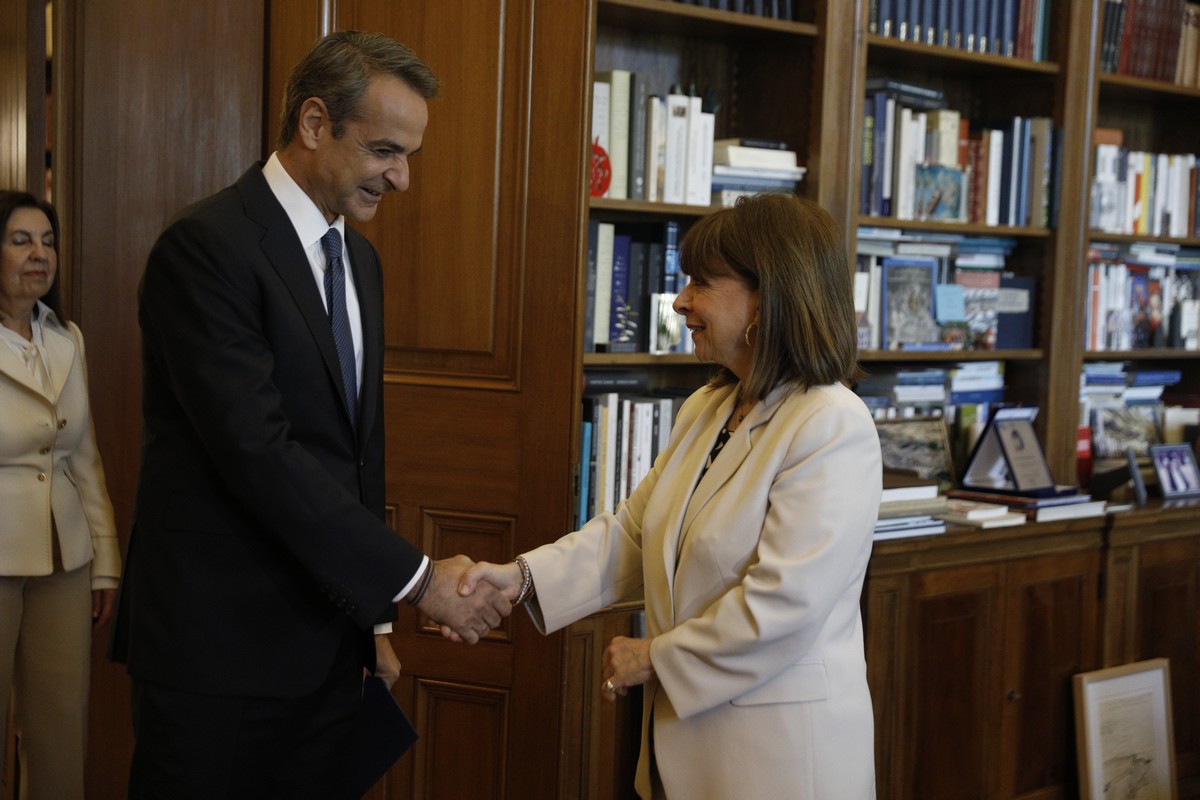 Συνάντηση Μητσοτάκη – Σακελλαροπούλου στο Προεδρικό Μέγαρο