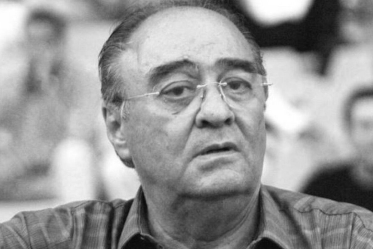 Με τη σημαία του Άρη το τελευταίο αντίο στον Νίκο Τσαρούχα