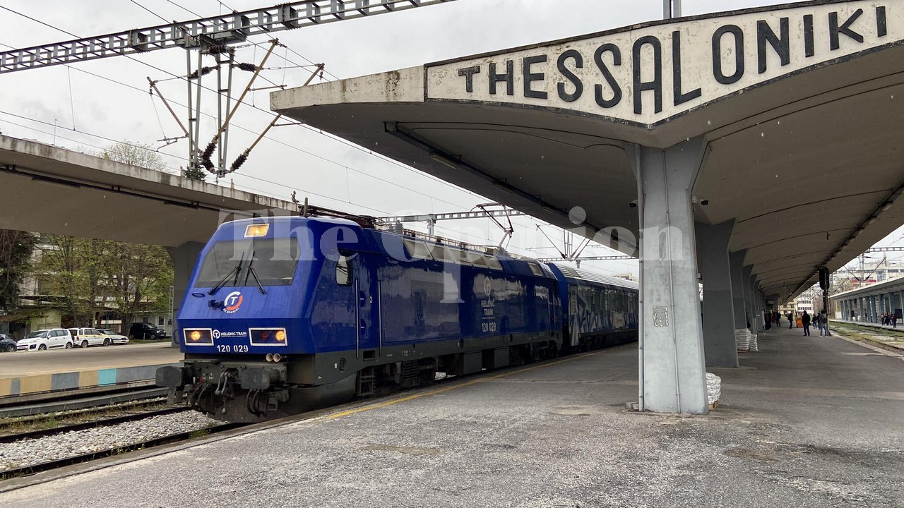 Θεσσαλονίκη: Στις ράγες ξανά τα επιβατικά τρένα – Άδεια τα βαγόνια (ΦΩΤΟ+VIDEO)