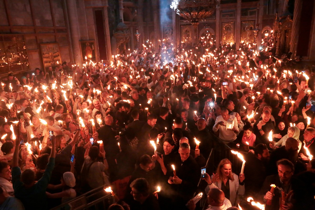 Ελληνική αντιπροσωπεία στα Ιεροσύλυμα για το Άγιος Φως – Πότε αναμένεται στη χώρα μας