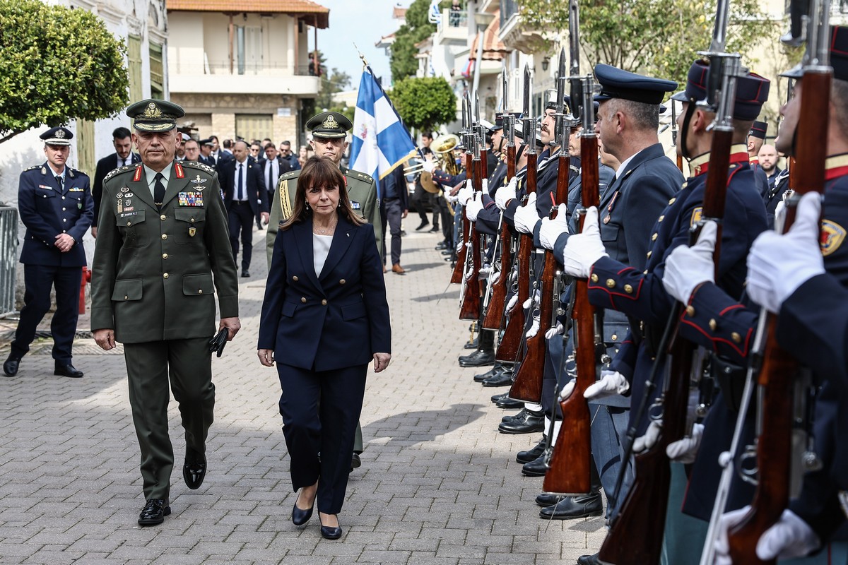 Σακελλαροπούλου από Μεσολόγγι: «Τιμάμε σήμερα τους υπερασπιστές της Ιερής Πόλης»