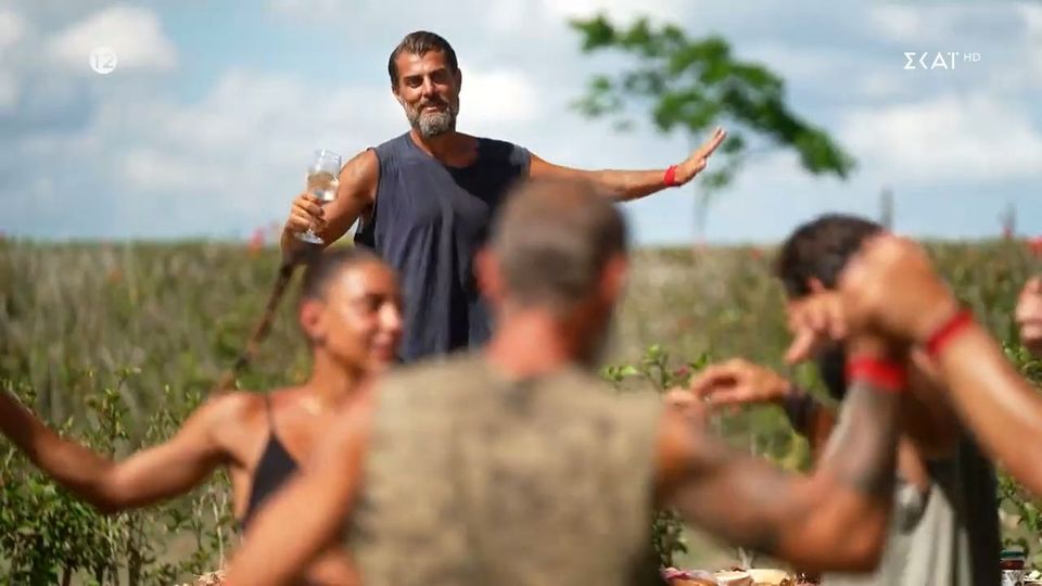 Survivor: Έστησαν πασχαλινό γλέντι με άφθονο φαγητό,ποτό και τραγούδι (VIDEO)