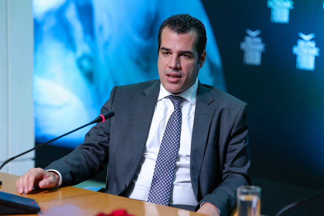 Θάνος Πλεύρης: «Δεν ψηφίζω τον γάμο για τα ομόφυλα ζευγάρια» (VIDEO)