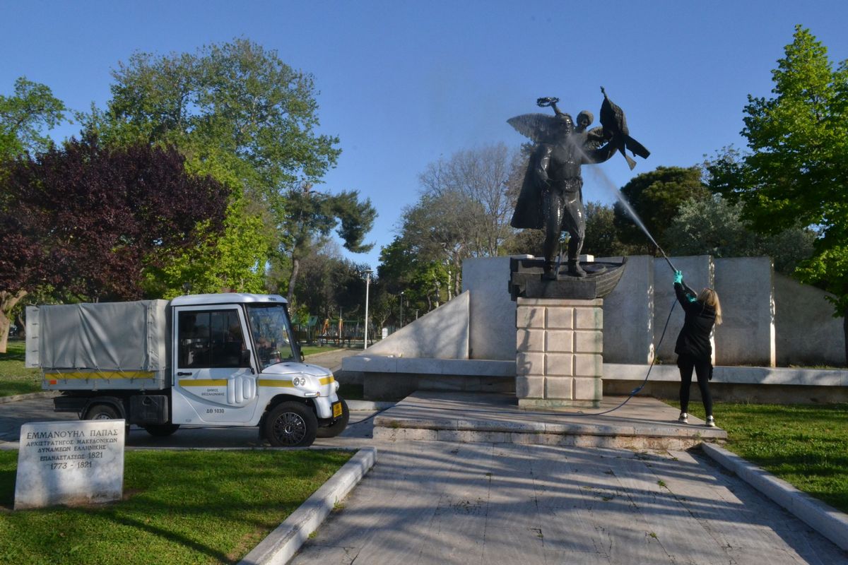 Θεσσαλονίκη: Επιχείρηση καθαρισμού στο πάρκο της ΧΑΝΘ (ΦΩΤΟ)