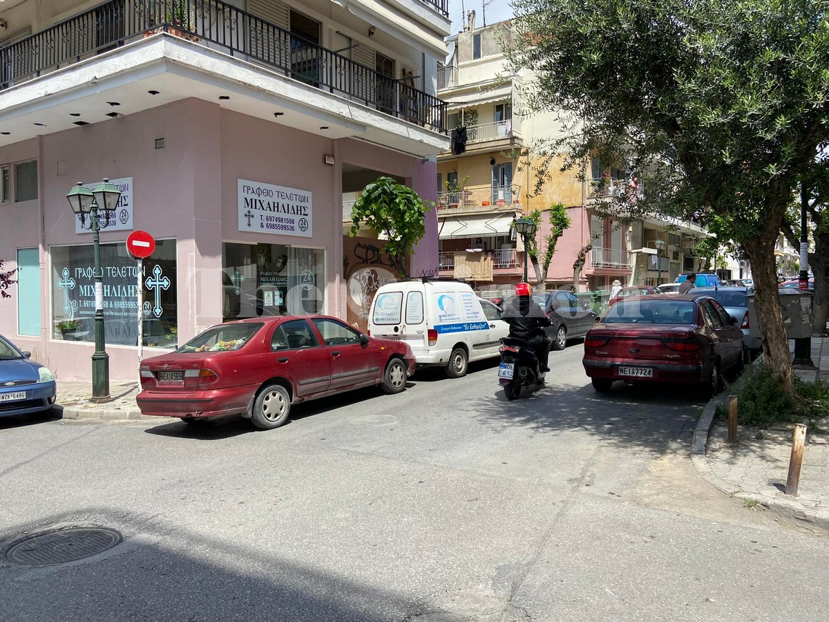 Νεάπολη: «Φόβος και τρόμος» τα δυο αδέρφια- «Τον έριξαν κάτω και τον χτυπούσαν με μανία» (VIDEO)