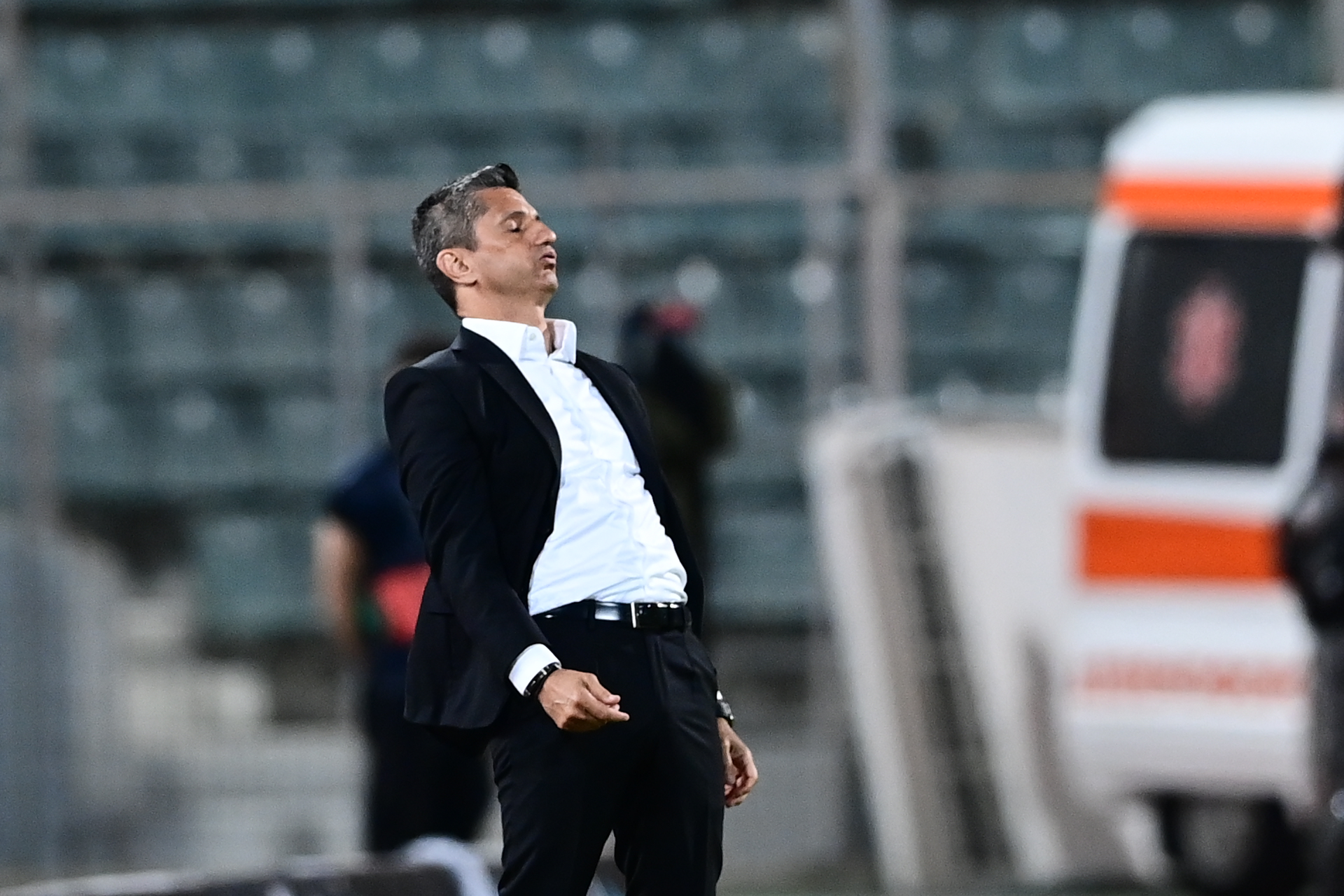 Λουτσέσκου: «Εγώ είμαι ο πρώτος υπεύθυνος της ήττας – Η ομάδα χρειάζεται ποιότητα και προσωπικότητα»