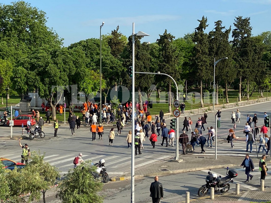 Θεσσαλονίκη: Εικόνες πολέμου στο Δημαρχείο μετά τα 5,8 ρίχτερ στο πλαίσιο άσκησης (ΦΩΤΟ+VIDEO)