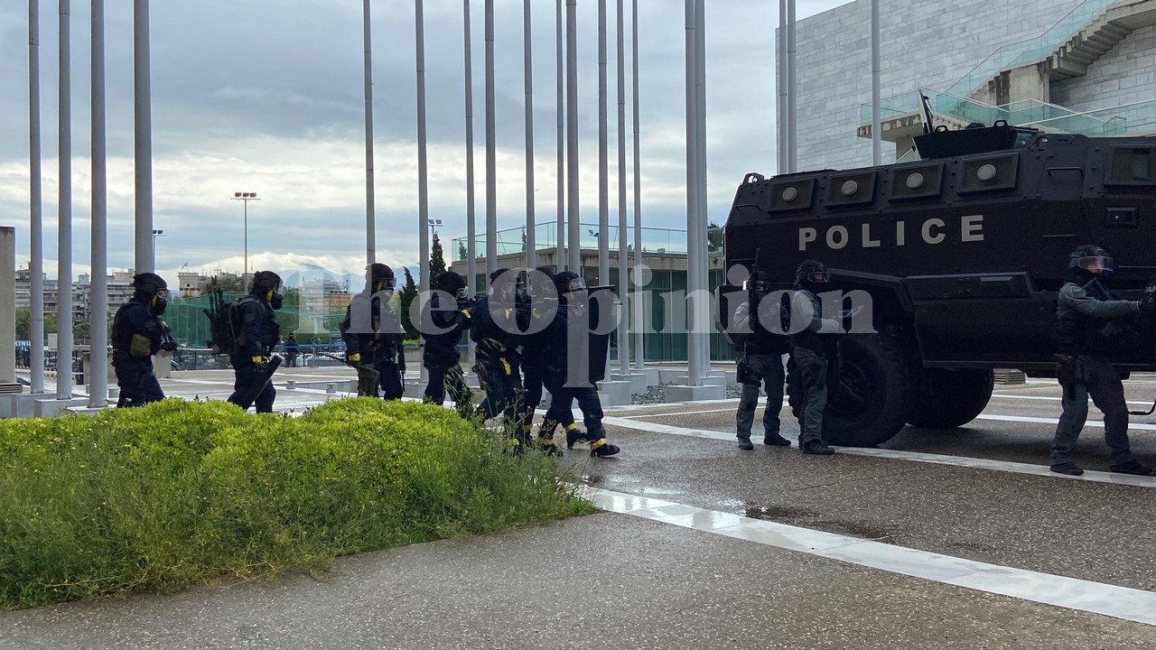 Θεσσαλονίκη: Τρομοκρατικό χτύπημα στο Μέγαρο Μουσικής – Εντυπωσιακές εικόνες στην άσκηση της ΕΚΑΜ (ΦΩΤΟ+VIDEO)