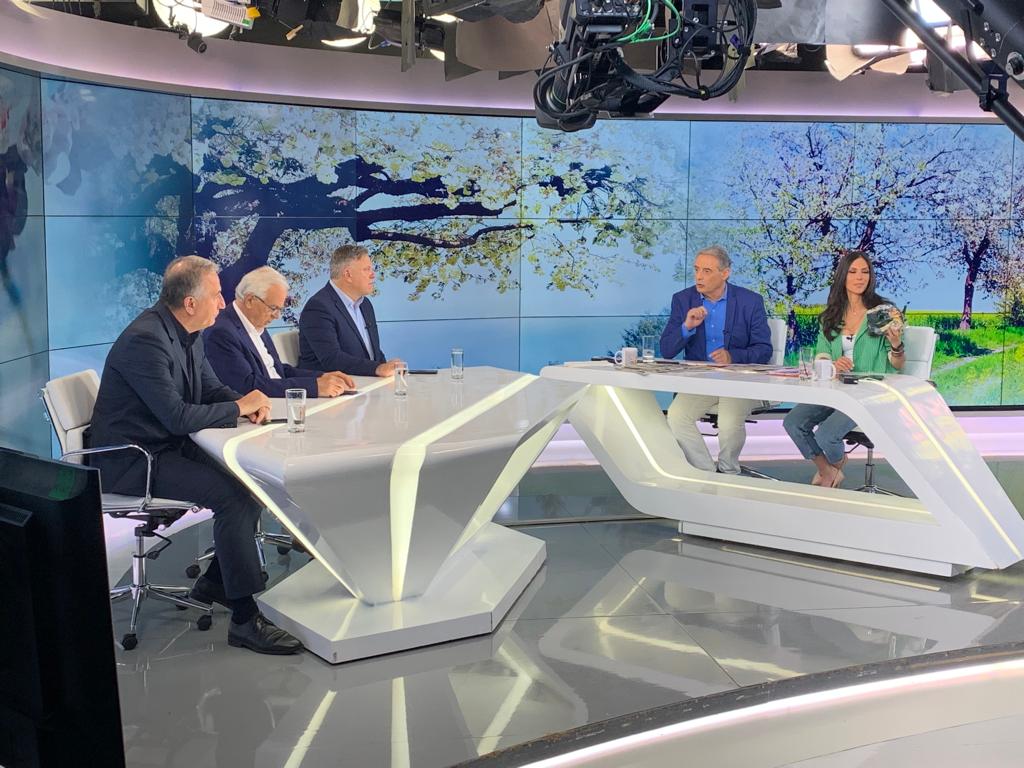 Στ. Καλαφάτης: Ο ΣΥΡΙΖΑ κλείνει το μάτι στις λευκές κόλλες