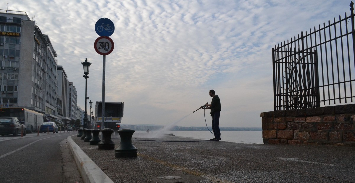 Δράση καθαριότητας στην παλιά παραλία από τον Δήμο Θεσσαλονίκης