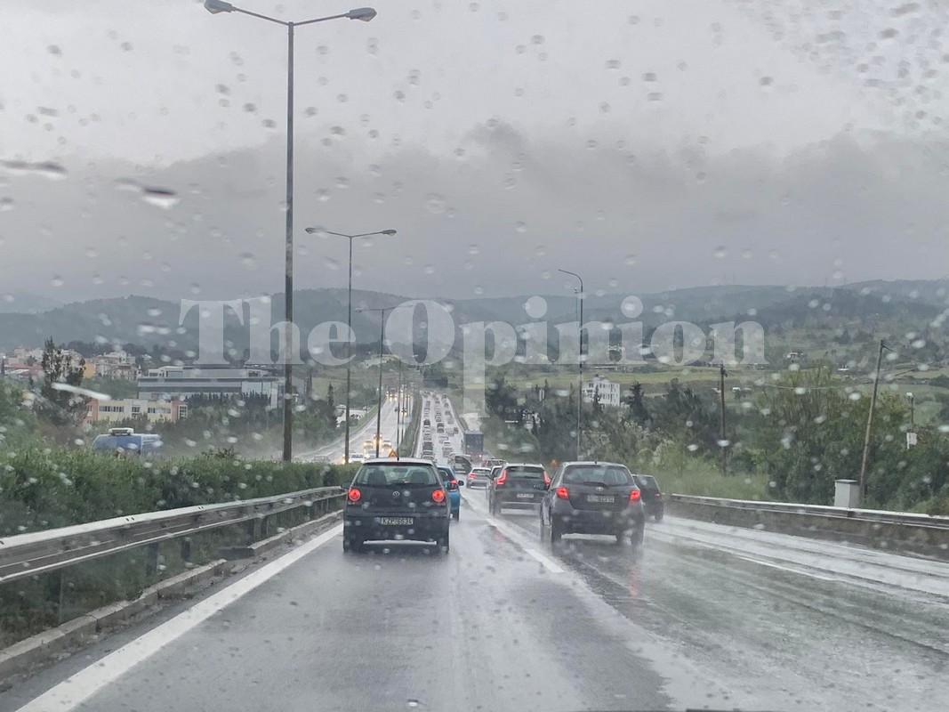 Θεσσαλονίκη: Τέσσερα ατυχήματα στον Περιφερειακό – Τρεις τραυματίες