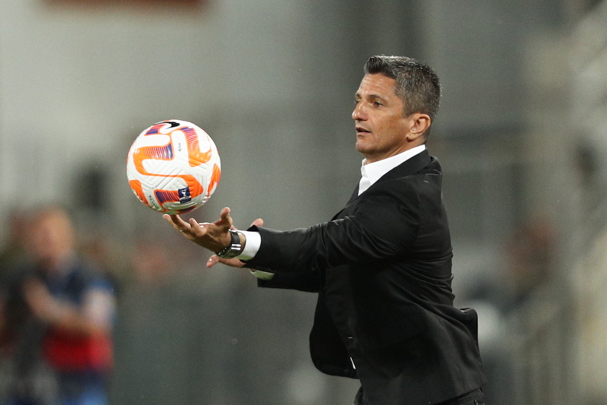 Λουτσέσκου: «Η ΑΕΚ είχε περισσότερη αυτοπεποίθηση – Δεν μπορέσαμε να εκμεταλλευτούμε την αποβολή» (vid)