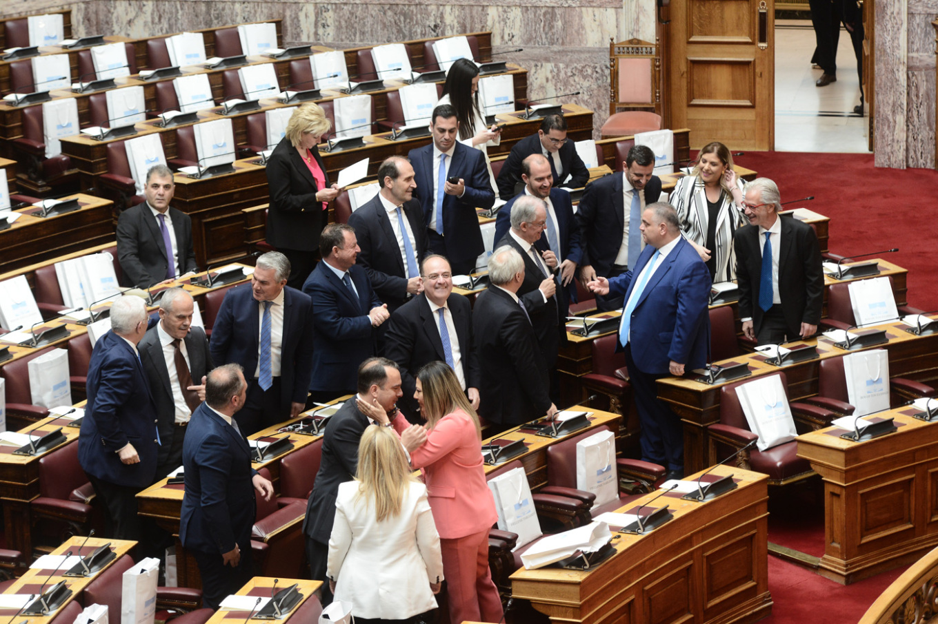 Ορκίστηκε «η Βουλή της μίας ημέρας» (ΦΩΤΟ)
