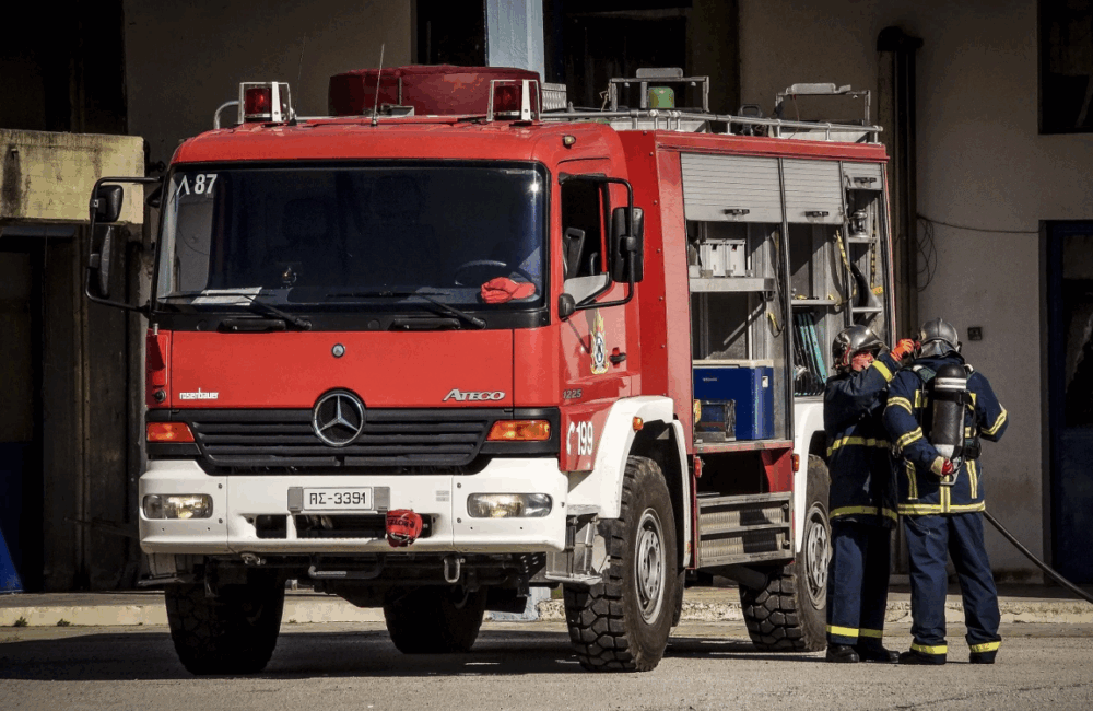 Δικαστικός αστυνομικός «μπήκε» στη φωτιά και έσωσε 15χρονο στη Θεσσαλονίκη