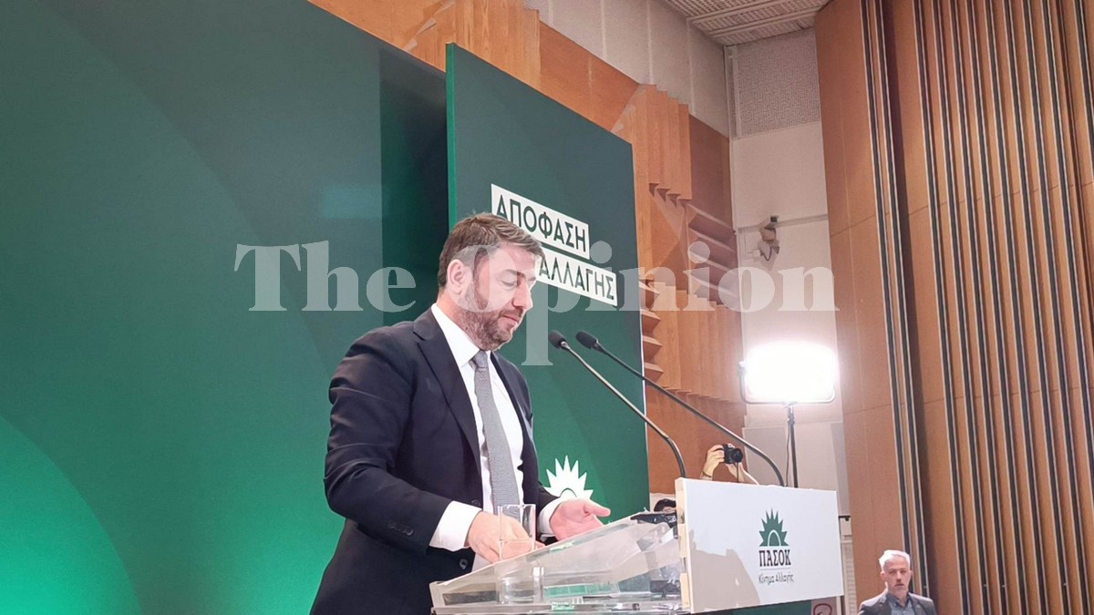 Θριαμβευτική είσοδος Ανδρουλάκη στο Βελλίδειο (ΦΩΤΟ+VIDEO)