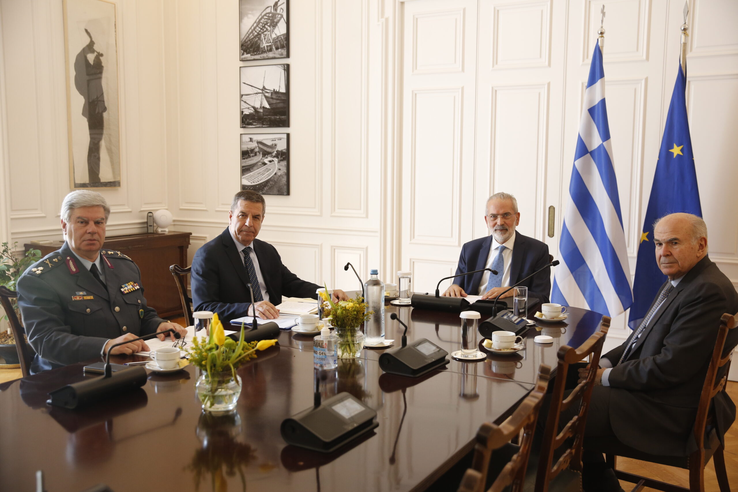 Ευρεία σύσκεψη στο Μέγαρο Μαξίμου για την διατήρηση της επαρκούς αστυνόμευσης