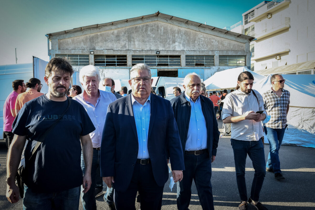 Στην Καλαμάτα για το πολύνεκρο ναυάγιο ο Δ. Κουτσούμπας  (ΦΩΤΟ)