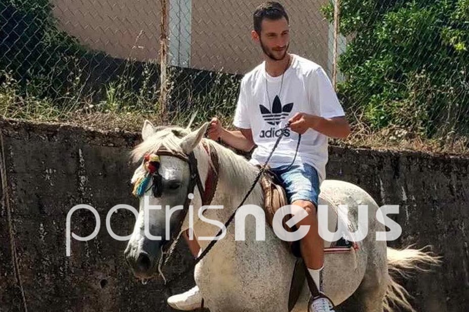 Εκλογές: Πήγε στην κάλπη… καβάλα στο άλογο